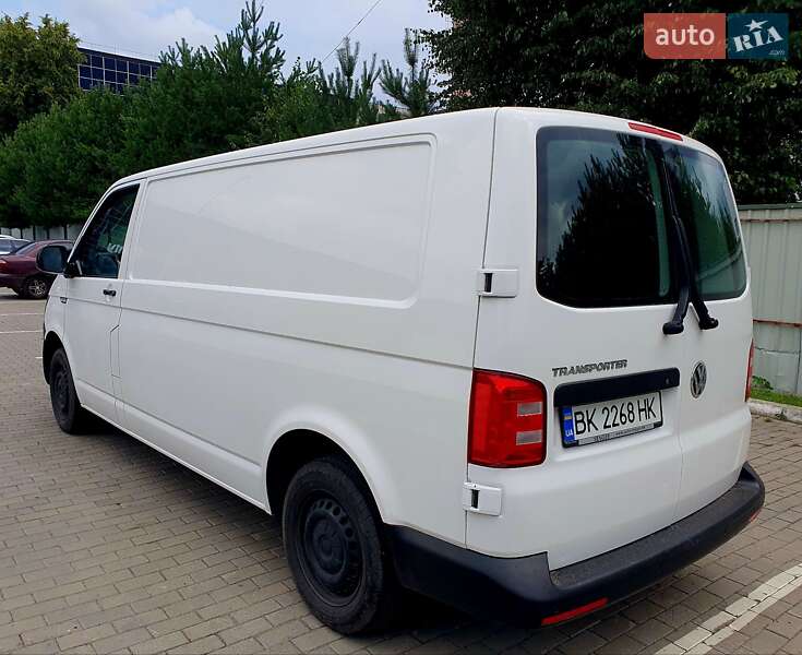 Грузовой фургон Volkswagen Transporter 2017 в Луцке