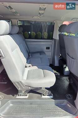 Минивэн Volkswagen Transporter 2010 в 
