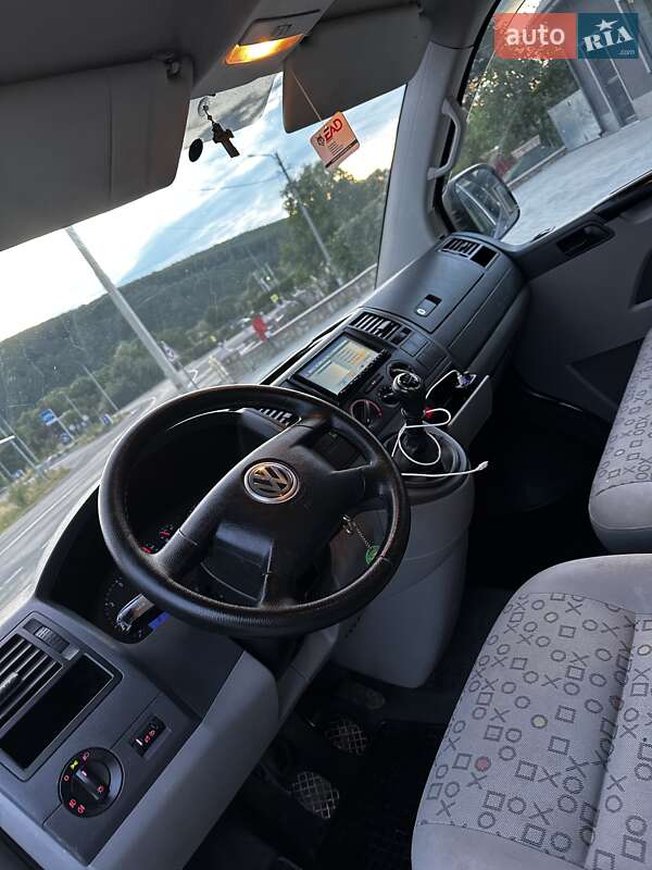 Мінівен Volkswagen Transporter 2004 в Надвірній