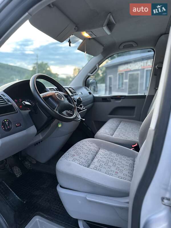 Мінівен Volkswagen Transporter 2004 в Надвірній