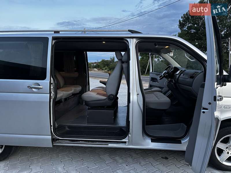 Мінівен Volkswagen Transporter 2004 в Надвірній
