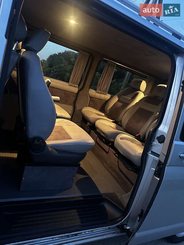 Мінівен Volkswagen Transporter 2004 в Надвірній