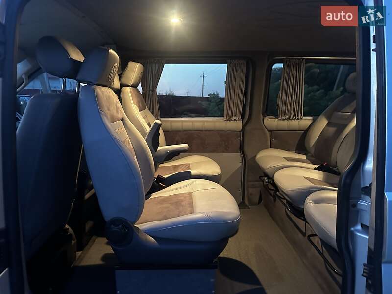 Мінівен Volkswagen Transporter 2004 в Надвірній