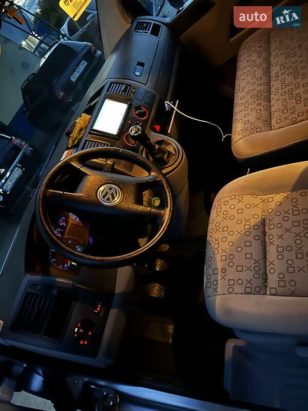 Мінівен Volkswagen Transporter 2004 в Надвірній