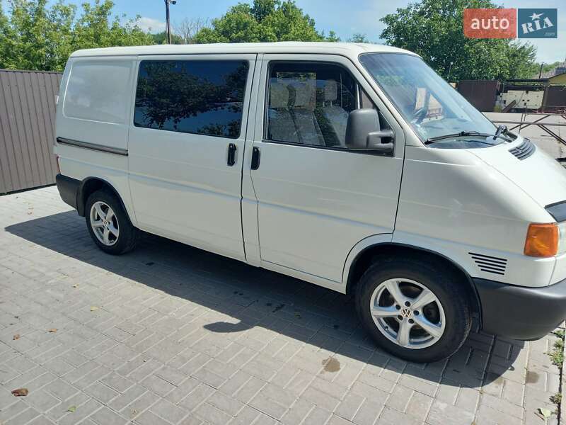 Мінівен Volkswagen Transporter 2000 в 