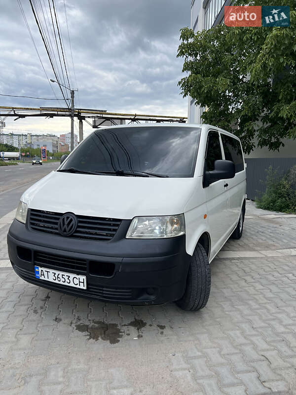 Минивэн Volkswagen Transporter 2004 в Ивано-Франковске