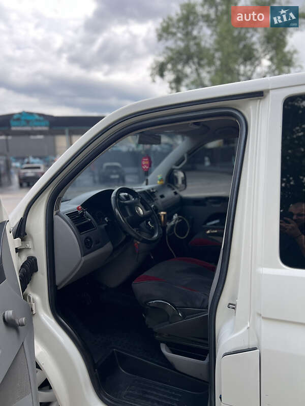 Минивэн Volkswagen Transporter 2004 в Ивано-Франковске