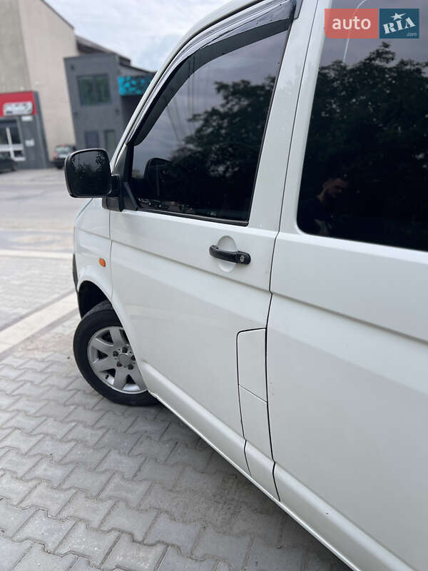 Минивэн Volkswagen Transporter 2004 в Ивано-Франковске