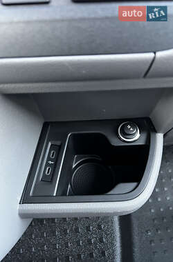 Грузовой фургон Volkswagen Transporter 2023 в 