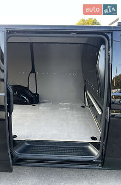 Грузовой фургон Volkswagen Transporter 2023 в 