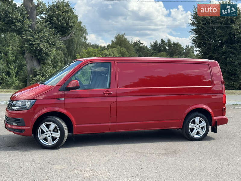 Грузовой фургон Volkswagen Transporter 2016 в Радивилове