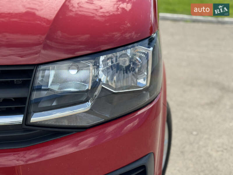 Грузовой фургон Volkswagen Transporter 2016 в Радивилове