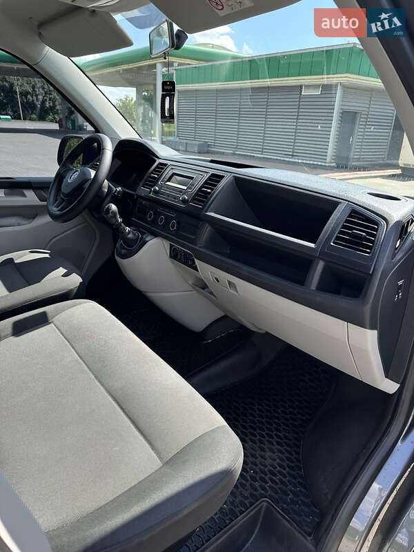 Минивэн Volkswagen Transporter 2016 в Хмельницком