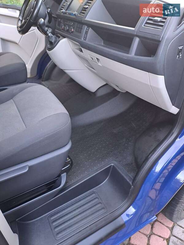 Микроавтобус Volkswagen Transporter 2017 в Ровно