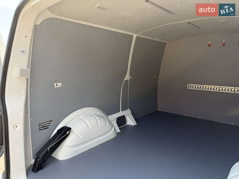 Грузовой фургон Volkswagen Transporter 2021 в Киеве