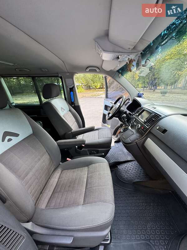 Минивэн Volkswagen Transporter 2005 в Николаеве