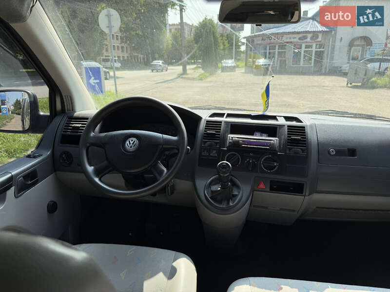 Минивэн Volkswagen Transporter 2009 в Черновцах