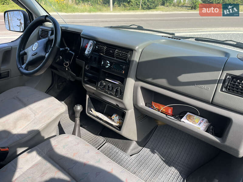 Минивэн Volkswagen Transporter 2000 в Почаеве