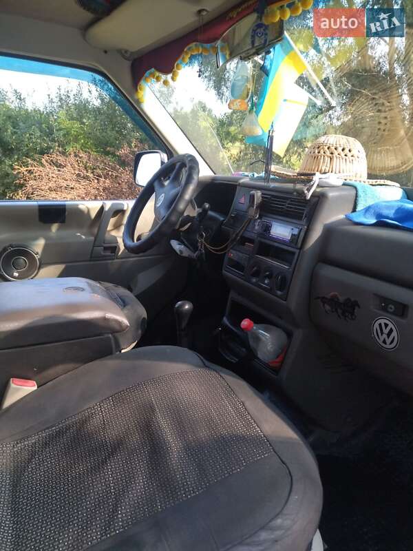 Минивэн Volkswagen Transporter 2000 в Гадяче