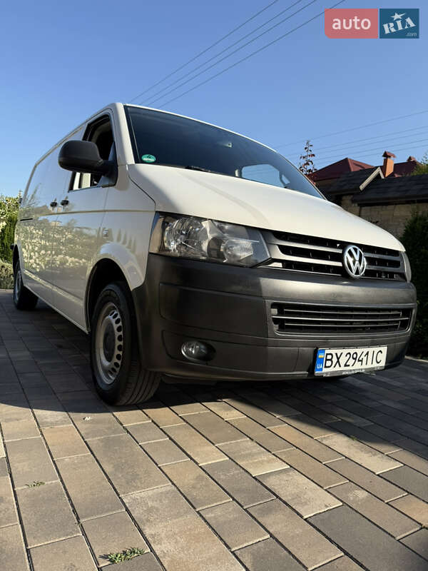 Грузовой фургон Volkswagen Transporter 2014 в Хмельницком