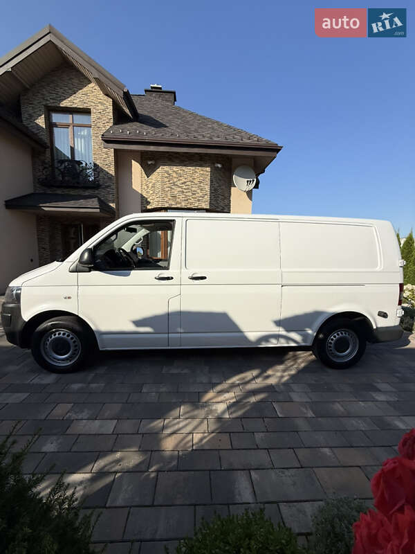 Грузовой фургон Volkswagen Transporter 2014 в Хмельницком