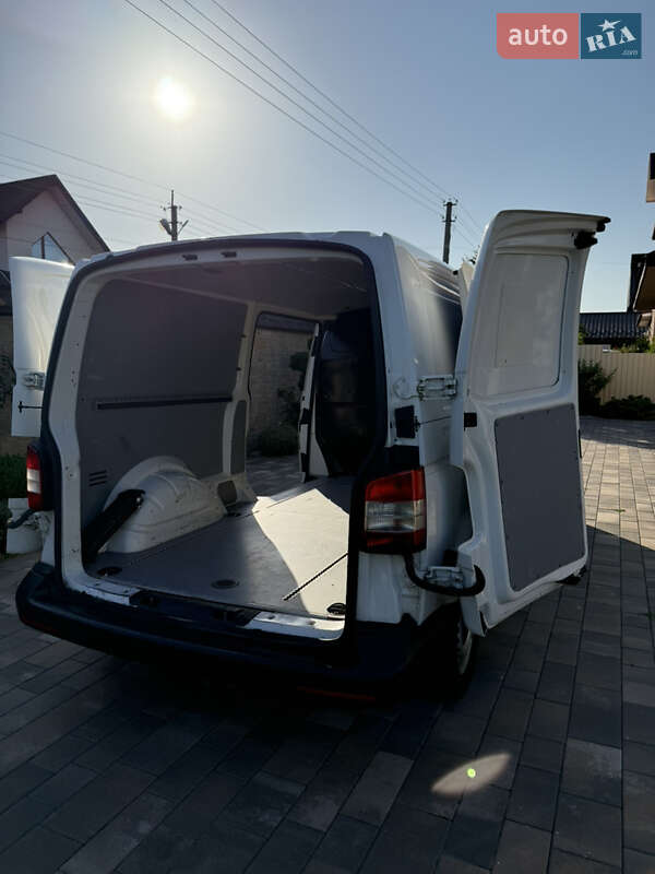 Грузовой фургон Volkswagen Transporter 2014 в Хмельницком