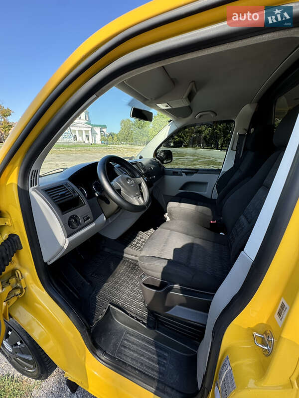 Грузовой фургон Volkswagen Transporter 2011 в Чугуеве