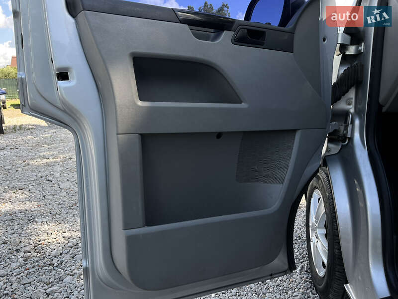 Мінівен Volkswagen Transporter 2010 в Харкові