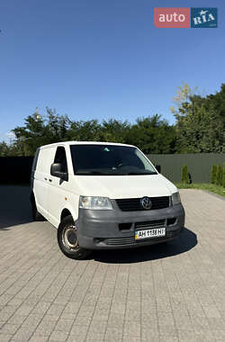 Вантажний фургон Volkswagen Transporter 2006 в Львові