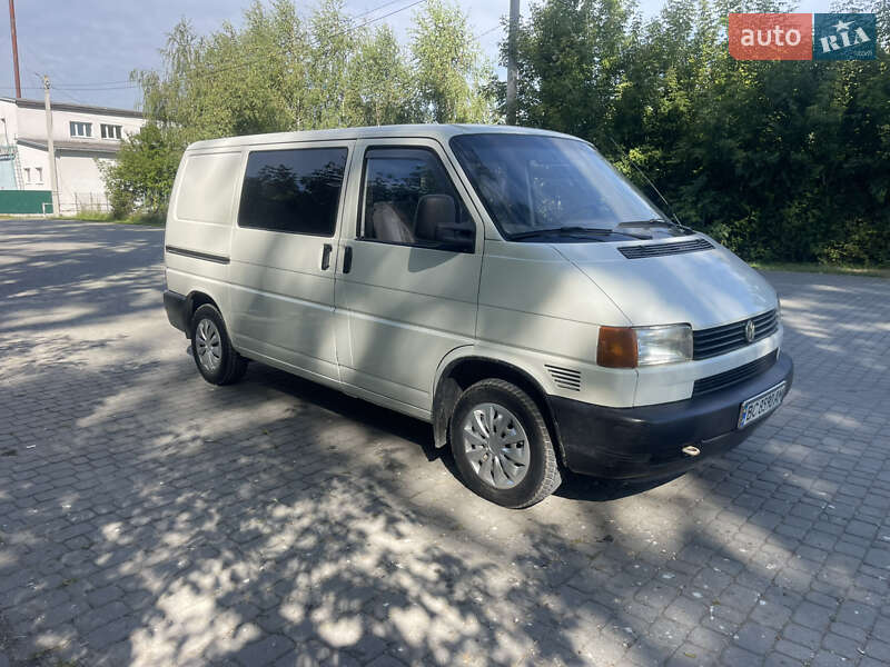 Минивэн Volkswagen Transporter 2000 в Городке