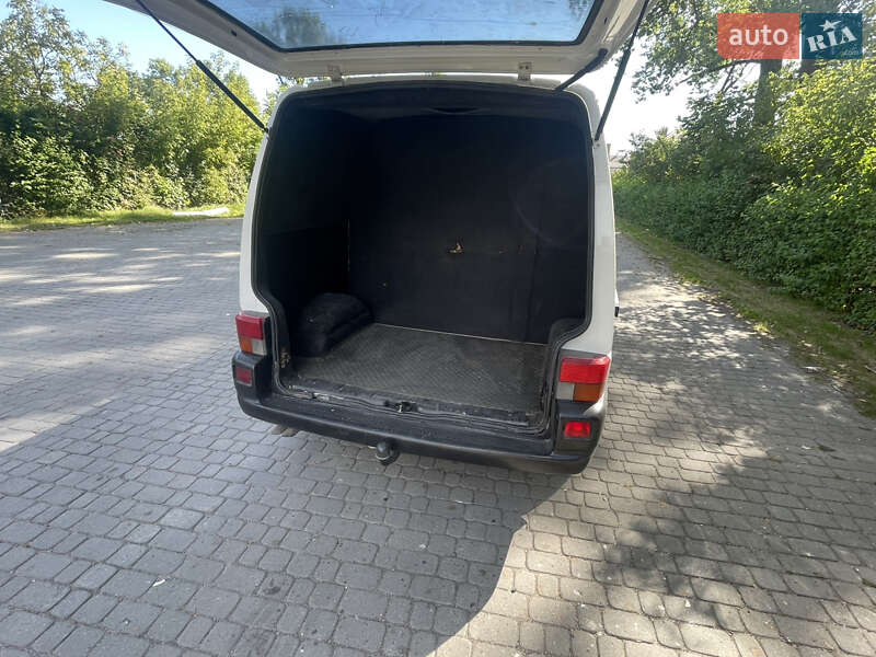 Минивэн Volkswagen Transporter 2000 в Городке