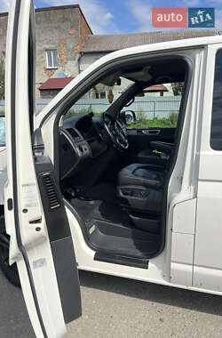 Минивэн Volkswagen Transporter 2010 в 