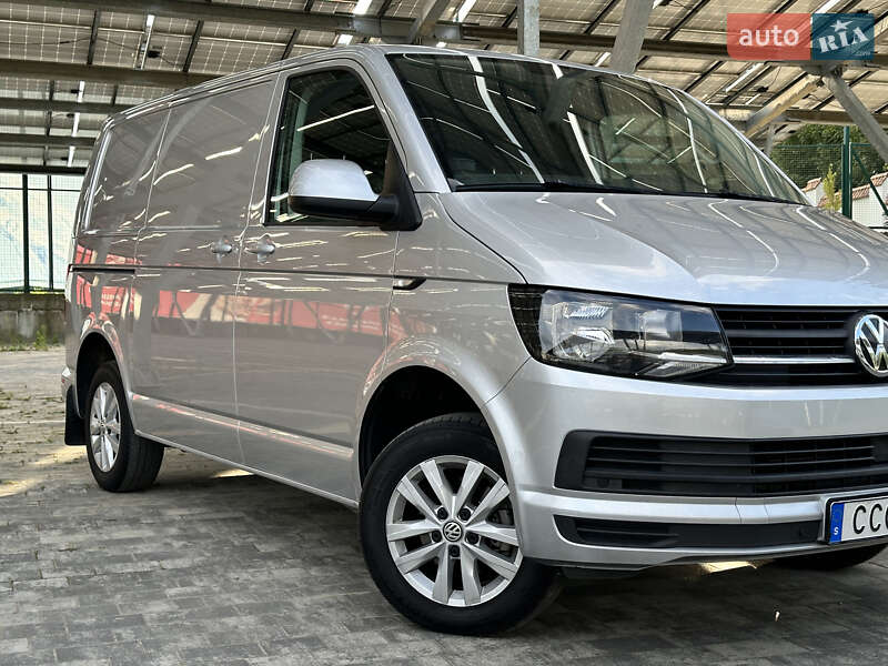 Вантажний фургон Volkswagen Transporter 2018 в Львові