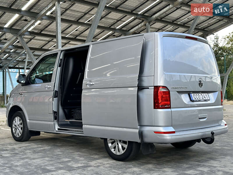 Вантажний фургон Volkswagen Transporter 2018 в Львові
