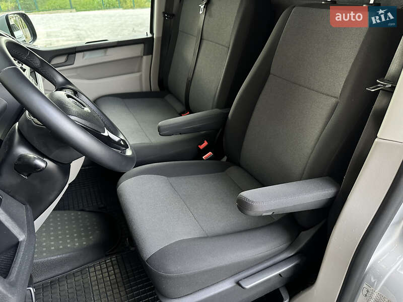 Вантажний фургон Volkswagen Transporter 2018 в Львові