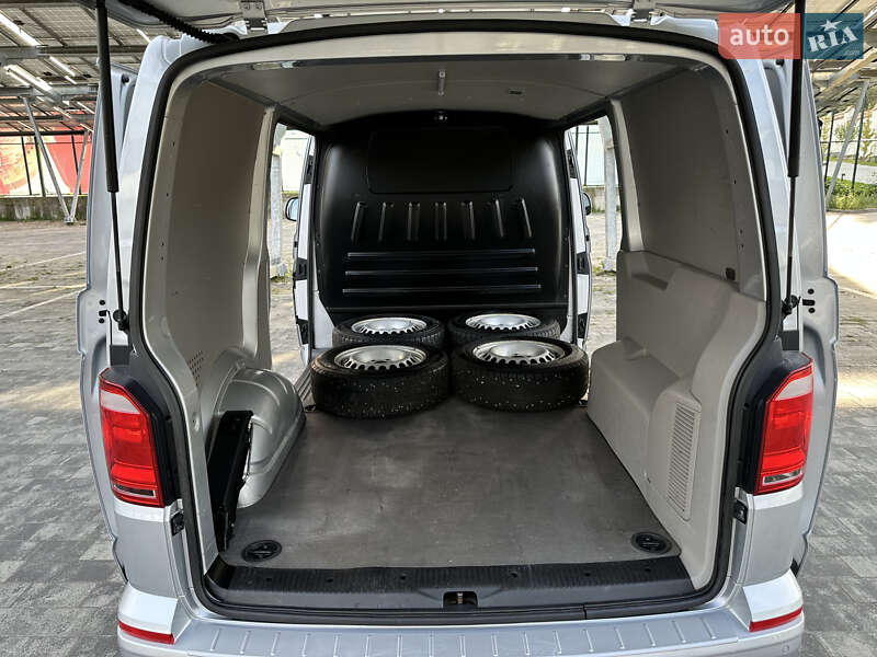 Вантажний фургон Volkswagen Transporter 2018 в Львові