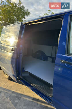 Грузовой фургон Volkswagen Transporter 2013 в 