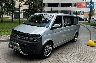 Минивэн Volkswagen Transporter 2010 в 