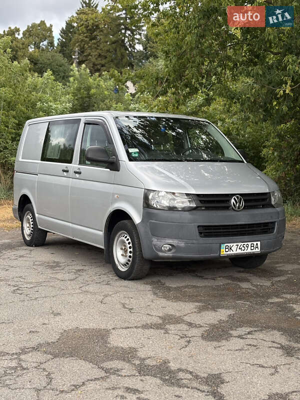 Минивэн Volkswagen Transporter 2010 в Луцке