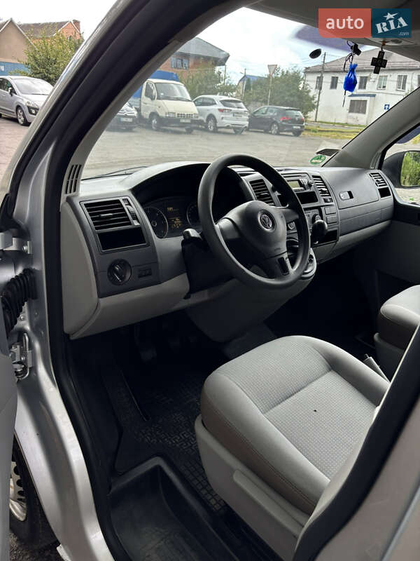Минивэн Volkswagen Transporter 2010 в Луцке