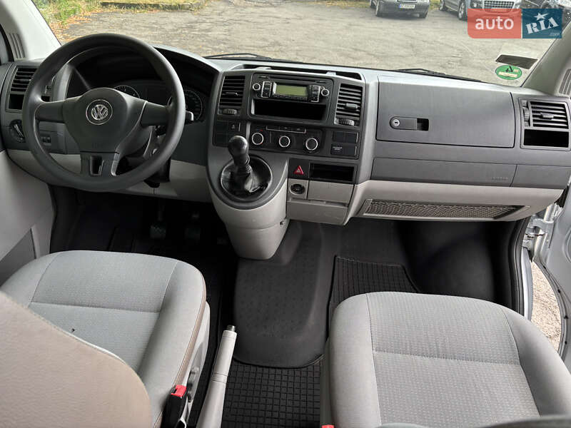Минивэн Volkswagen Transporter 2010 в Луцке