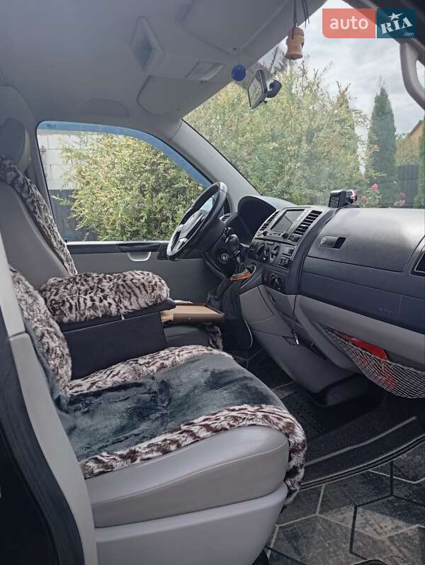 Минивэн Volkswagen Transporter 2010 в Луцке