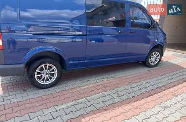 Грузовой фургон Volkswagen Transporter 2011 в 