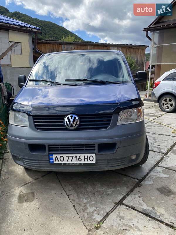Минивэн Volkswagen Transporter 2007 в Тячеве