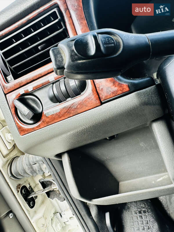 Минивэн Volkswagen Transporter 2002 в Львове