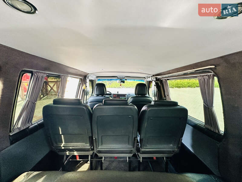 Минивэн Volkswagen Transporter 2002 в Львове