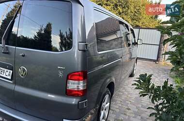 Минивэн Volkswagen Transporter 2011 в 