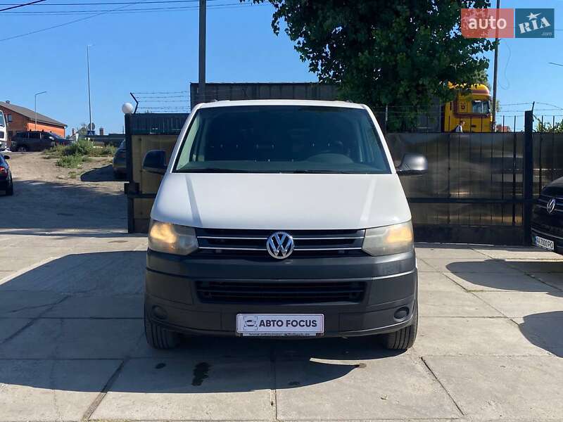 Грузопассажирский фургон Volkswagen Transporter 2013 в Киеве
