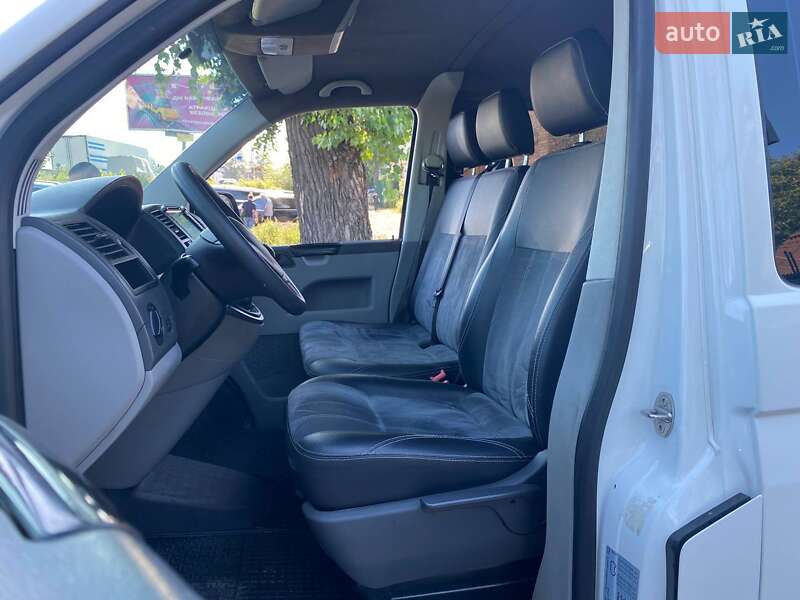 Грузопассажирский фургон Volkswagen Transporter 2013 в Киеве