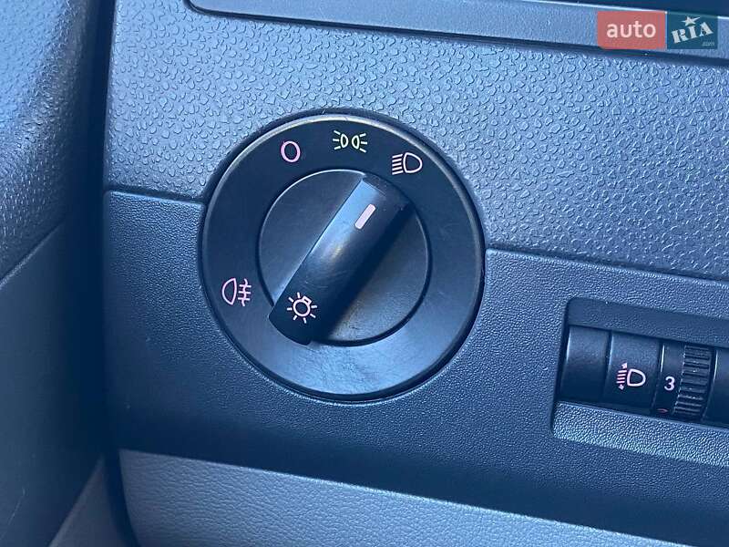 Грузопассажирский фургон Volkswagen Transporter 2013 в Киеве